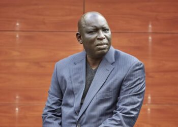 Les avocats de Madiambal Diagne dénoncent un “chantage diplomatique” après la suspension des extraditions vers la France