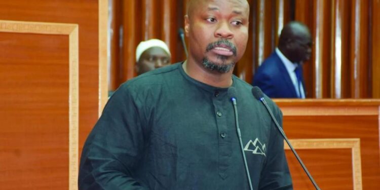 Affaire Softcare : Guy Marius Sagna dénonce l’inaction du ministère de la Santé