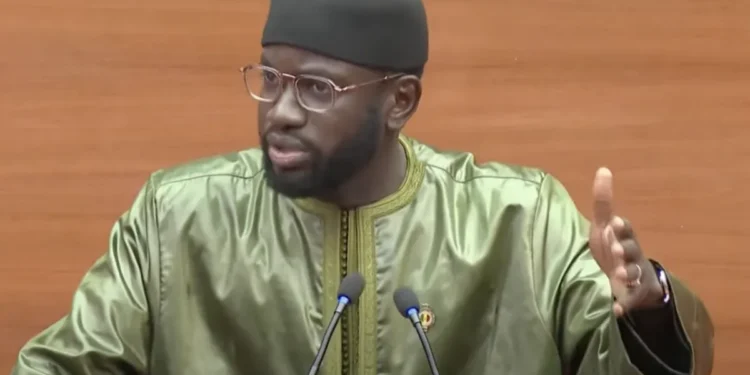 Achats de véhicules pour les députés: Abdou Lahat Ndiaye dénonce l’accusation de « silence complice » de Guy Marius