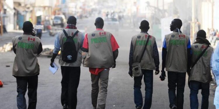 Passion contre précarité: Les jeunes reporters fuient la presse sénégalaise en ruine