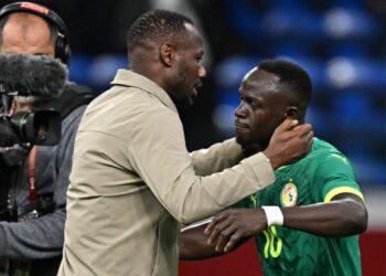 Un journaliste de TV5 encense Pape Thiaw :  » Les joueurs sont prêts à aller à la guerre pour lui, alors qu&rsquo;avant il y avait des clans »