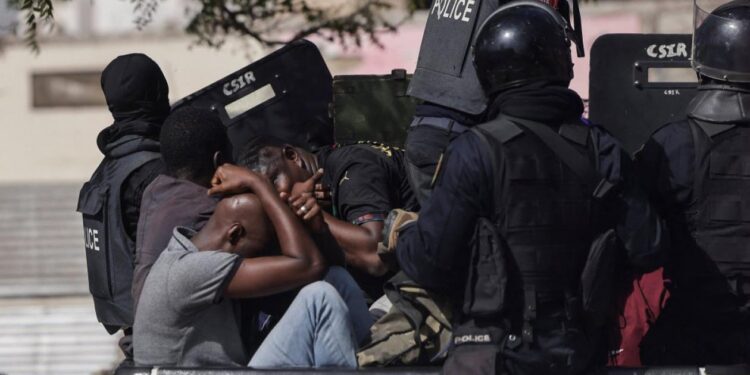 Violence policière : une autre plainte contre des agents du commissariat central