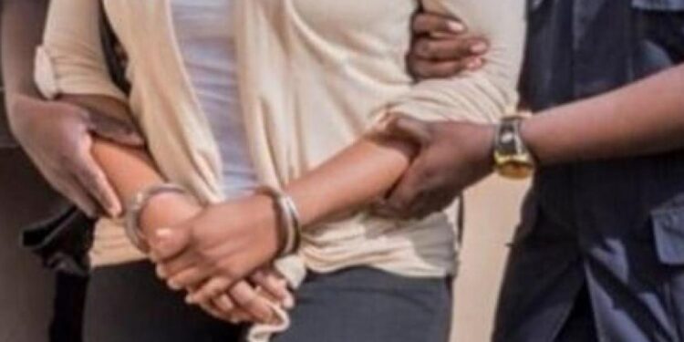 Coups et blessures volontaires : une femme condamnée à un mois de prison par le tribunal de Thiès