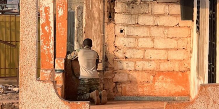 Nouveau bilan des attaques au Mali: au moins 23 morts samedi à Kati, près de Bamako (source hospitalière à l&rsquo;AFP)