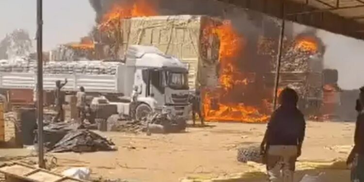 Mali : camions de Sénégalais incendiés, pourquoi Dakar est impuissant