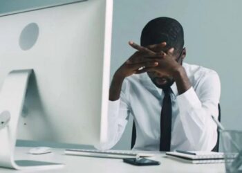 Du burn-out aux pratiques occultes : L’envers du décor terrifiant des conflits de couloir en entreprise