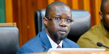 « Silence le plus complet » : Le rappel à l&rsquo;ordre ferme d&rsquo;Ousmane Sonko aux députés et au public à l&rsquo;ouverture des travaux