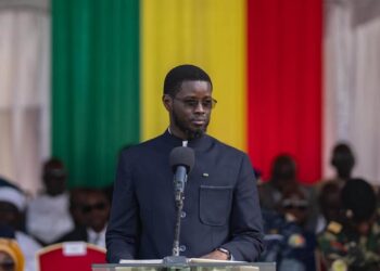Diomaye Président : le groupe WhatsApp verrouillé, la grogne monte