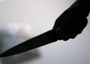 «J’ai tout fait pour cette…» : l’émigré rentré fauché au pays s’arme d’un couteau pour solder ses comptes avec la cause de ses malheurs