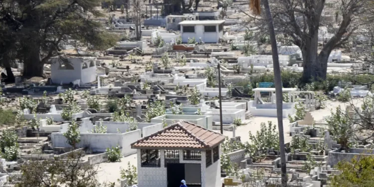 Cimetière de Soumbédioune : huit suspects surpris en pleine nuit et…